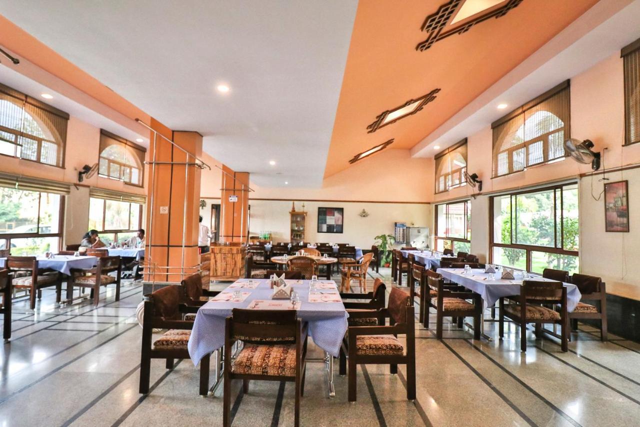 Palette - Holiday Palms Hotel Bangalore Exterior photo