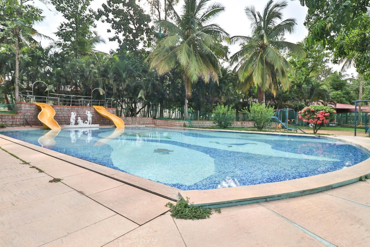 Palette - Holiday Palms Hotel Bangalore Exterior photo